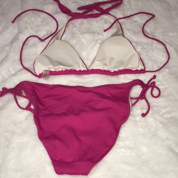 Victoria’s Secret bikini. - Picture 4 of 10